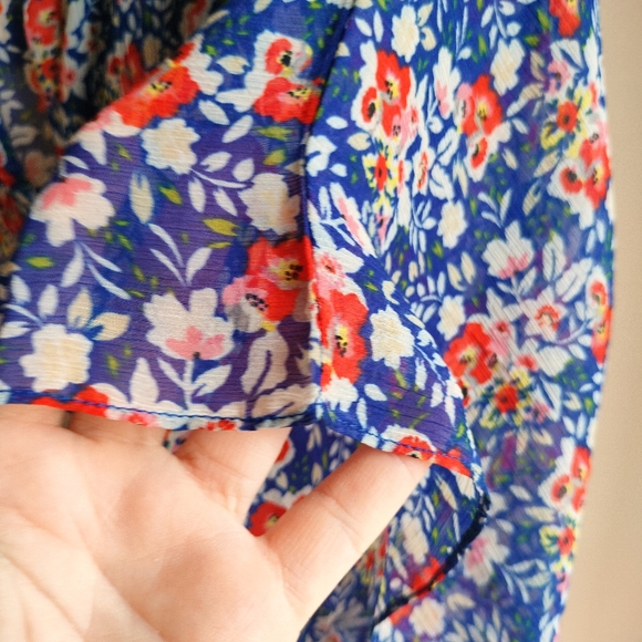 Plus Floral Flowy Sheer Blouse - Picture 8 of 14